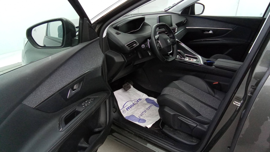 PEUGEOT 3008 Allure PURETECH 130 EAT8 ALLURE - ref: 5-1333551 - Photo 14