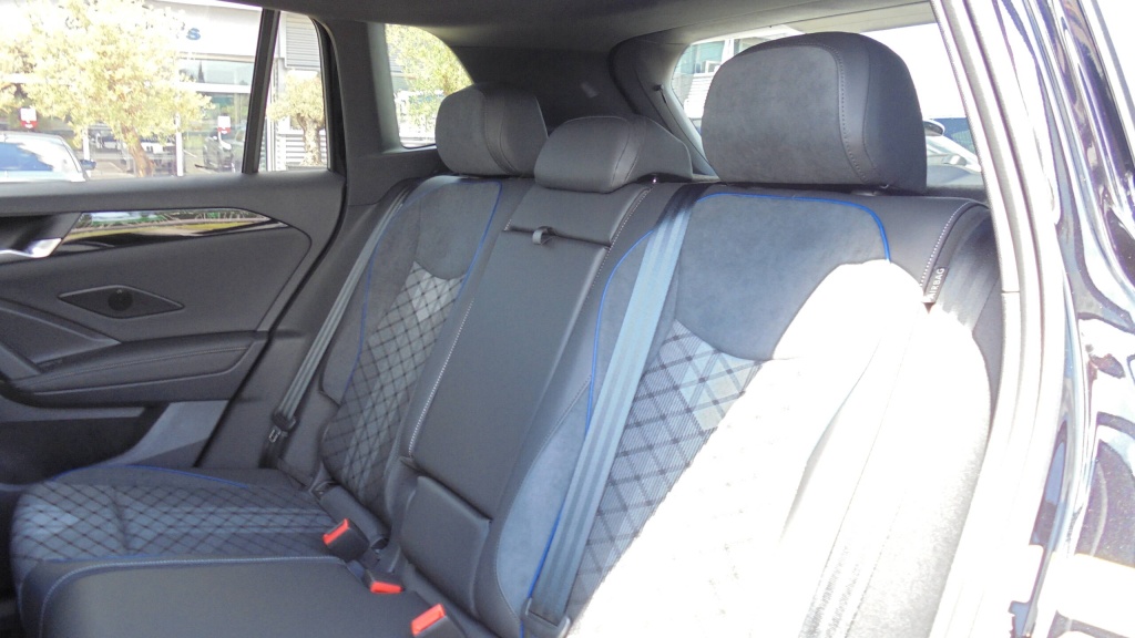 VOLKSWAGEN Tiguan R-Line TDI 150 DSG7 R-LINE +PACK CONFORT +PACK D'AIDES A LA CONDUITE +MATRIX LED - ref: 5-1333867 - Photo 17