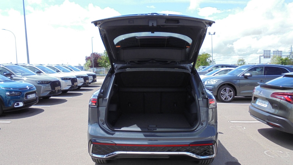 VOLKSWAGEN Tiguan R-Line TDI 150 DSG7 R-LINE +PACK CONFORT +PACK D'AIDES A LA CONDUITE +MATRIX LED - ref: 5-1333867 - Photo 18