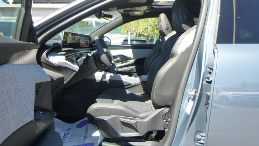 PEUGEOT 3008 GT HYBRID 145 E-DCS6 GT +TOIT OUVRANT +PACK 360  - ref: 5-1338617 - Photo 17