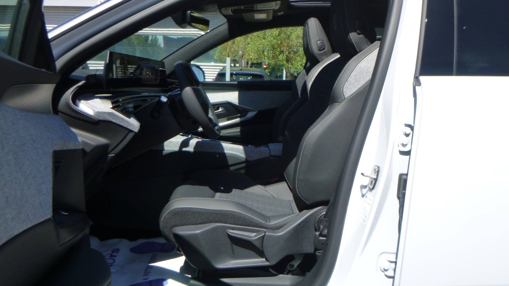 PEUGEOT 3008 GT HYBRID 145 E-DCS6 GT +TOIT OUVRANT +PACK 360 - ref: 5-1338619 - Photo 17