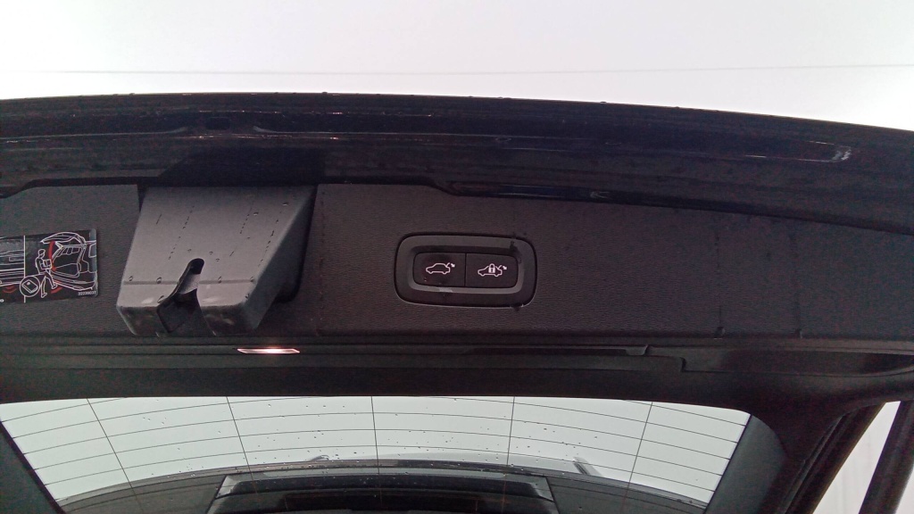 VOLVO V60 R-Design B4 197 CH GEARTRONIC 8 - R-DESIGN - ref: 5-1339942 - Photo 13