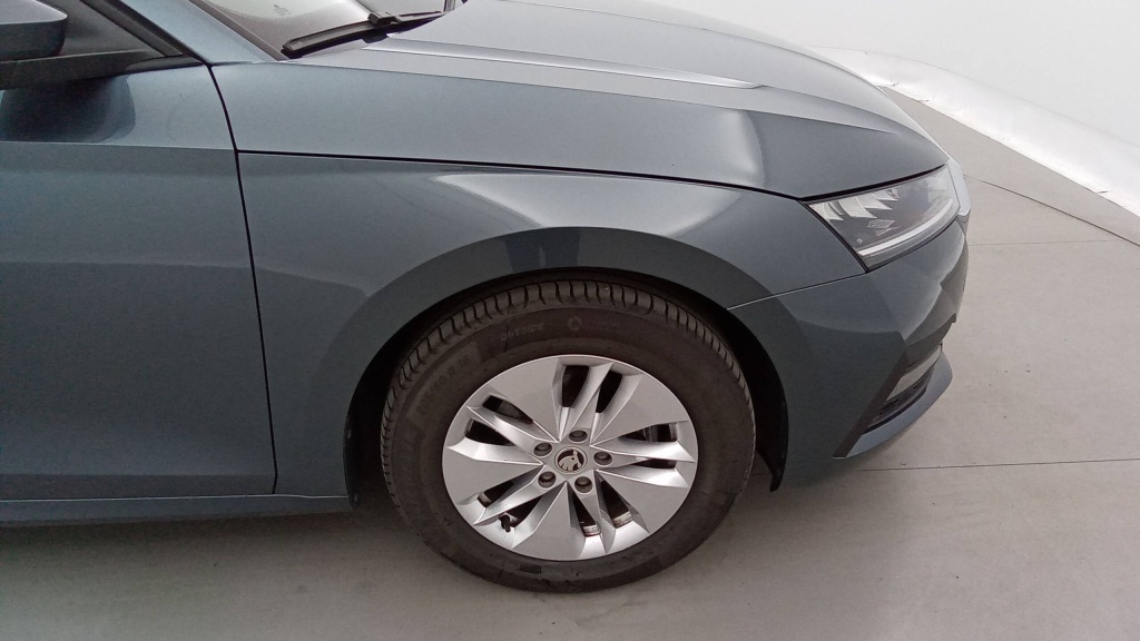 SKODA Octavia Ambition 2.0 TDI 150 DSG7 AMBITION +CAMERA +PDC AR/AV - ref: 5-1341161 - Photo 11
