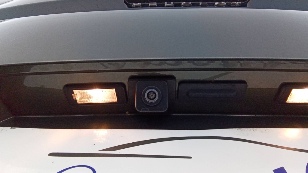 PEUGEOT 5008 Allure PURETECH 130 ALLURE - ref: 5-1342693 - Photo 12