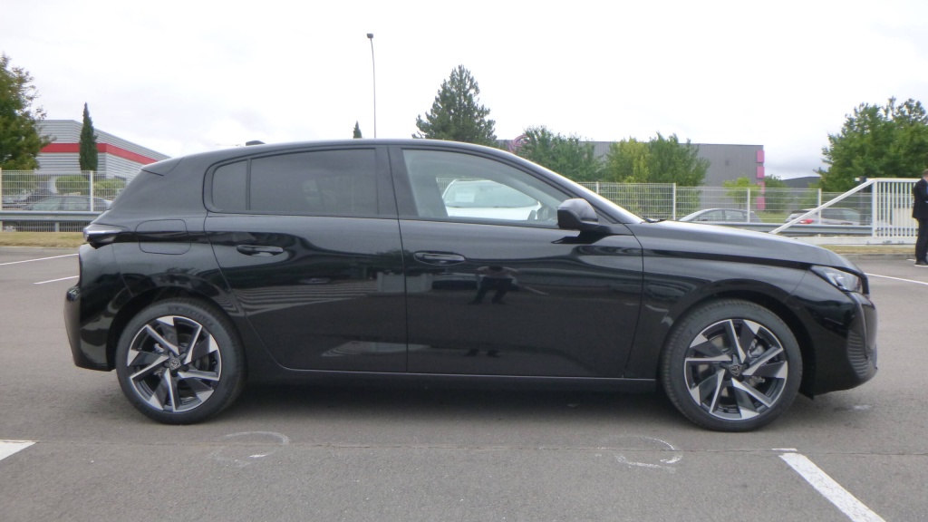 PEUGEOT 308 Allure BLUEHDI 130 S&S EAT8 ALLURE +PACK ACCESS - ref: 5-1348992 - Photo 4