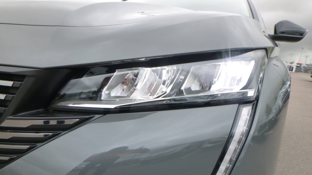 PEUGEOT 308 Allure BLUEHDI 130 S&S EAT8 ALLURE +PACK ACCESS - ref: 5-1349023 - Photo 9