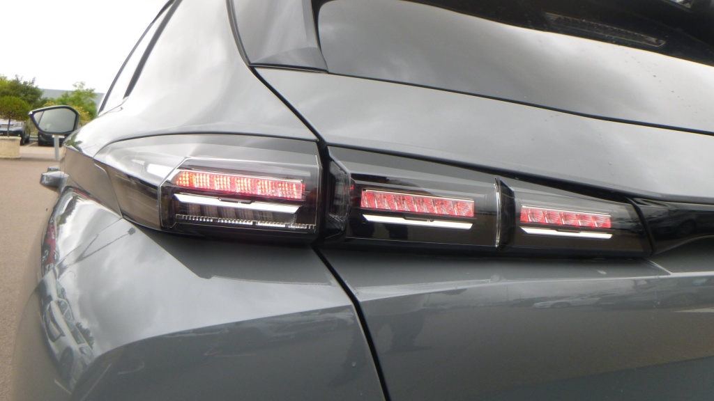 PEUGEOT 308 Allure BLUEHDI 130 S&S EAT8 ALLURE +PACK ACCESS - ref: 5-1349028 - Photo 10