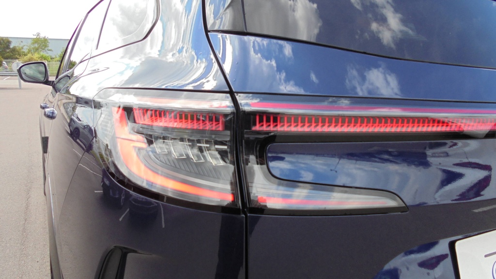 RENAULT Espace Iconic ESPACE E-TECH FULL HYBRID 200 ICONIC 7PL +TOIT VITRE + HI-FI HARMAN - ref: 5-1358539 - Photo 10