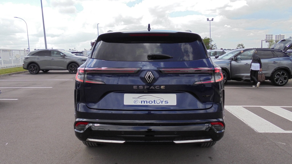RENAULT Espace Iconic ESPACE E-TECH FULL HYBRID 200 ICONIC 7PL +TOIT VITRE + HI-FI HARMAN - ref: 5-1358539 - Photo 6