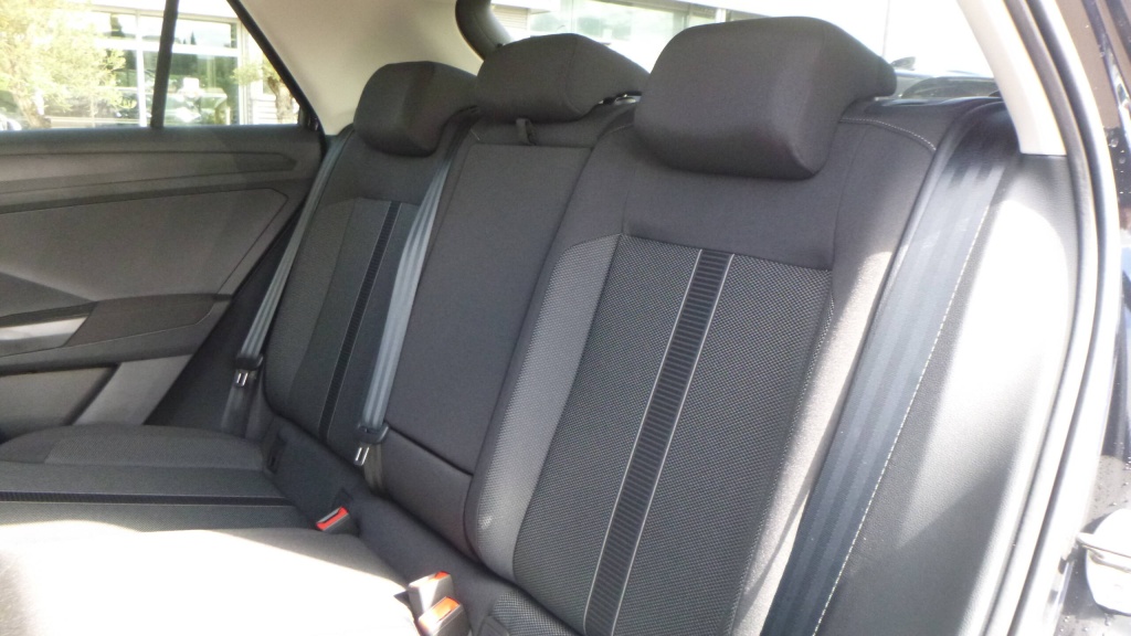 VOLKSWAGEN T-Roc VW Edition TDI 150 DSG7 VW EDITION +SIEGES AV CHAUFFANTS +ALARME - ref: 5-1359673 - Photo 17