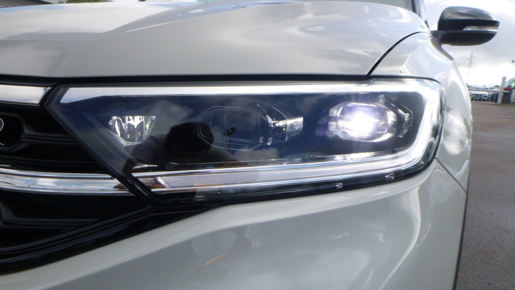 VOLKSWAGEN T-Roc R-Line Edition TDI 150 DSG7 R-LINE EDITION +JANTES 19