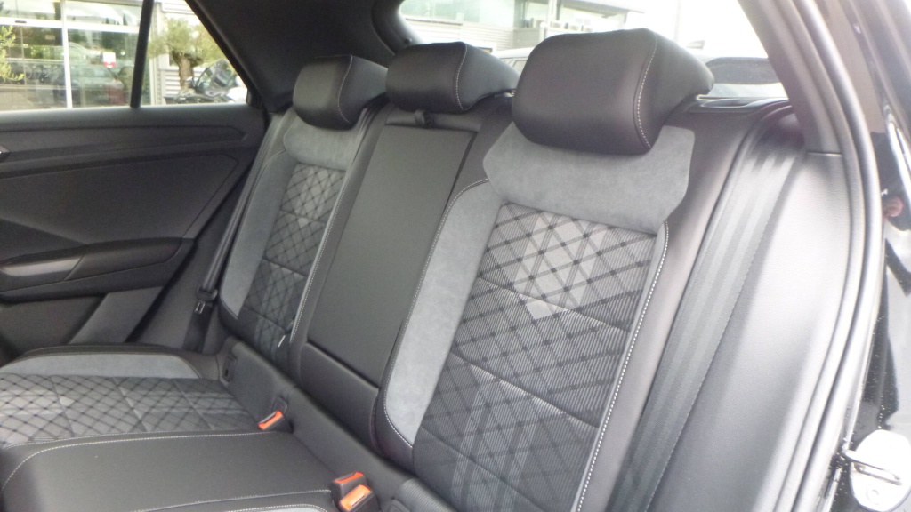 VOLKSWAGEN T-Roc R-Line Edition TDI 150 DSG7 R-LINE EDITION +JANTES 19