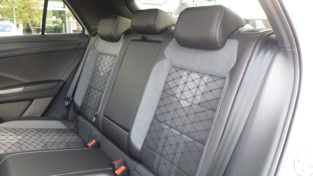 VOLKSWAGEN T-Roc R-Line Edition TSI 150 DSG7 R-LINE EDITION +JANTES 19