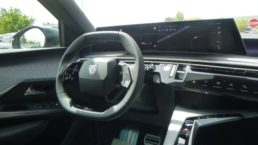 PEUGEOT 5008 GT HYBRID 145 E-DCS6 GT +PACK 360 - ref: 5-1363390 - Photo 15