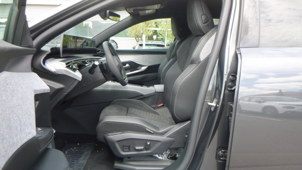 PEUGEOT 5008 GT HYBRID 145 E-DCS6 GT +PACK 360 - ref: 5-1363390 - Photo 16