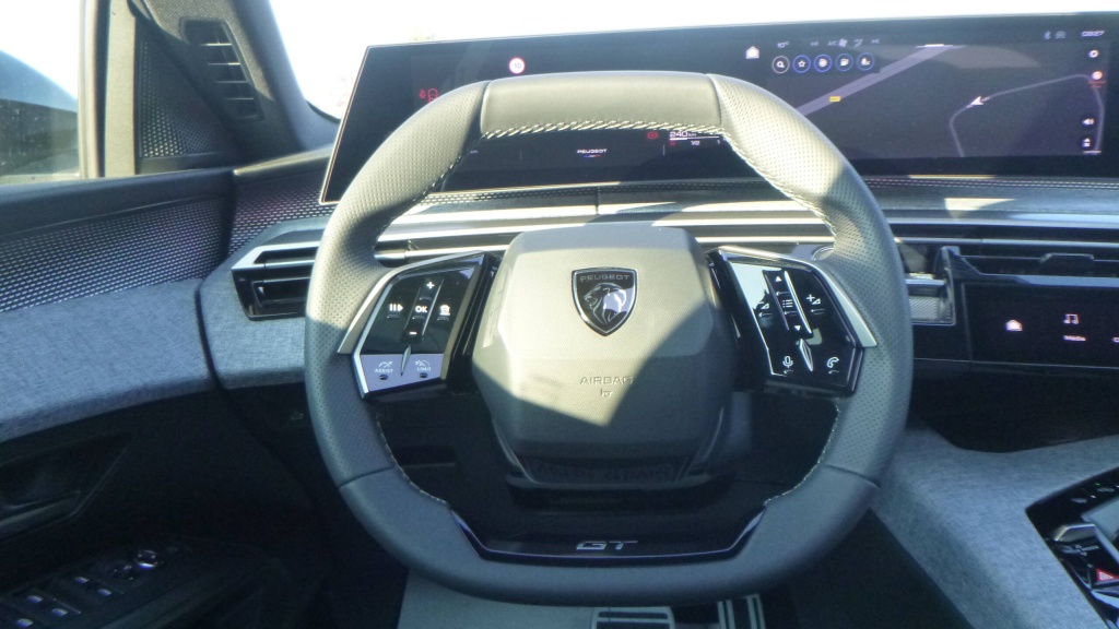 PEUGEOT 5008 GT HYBRID 145 E-DCS6 GT +TOIT OUVRANT +PACK 360 +PACK HIVER - ref: 5-1363397 - Photo 15