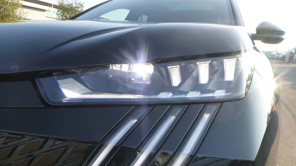 PEUGEOT 5008 GT HYBRID 145 E-DCS6 GT +TOIT OUVRANT +PACK 360 +PACK HIVER - ref: 5-1363397 - Photo 9