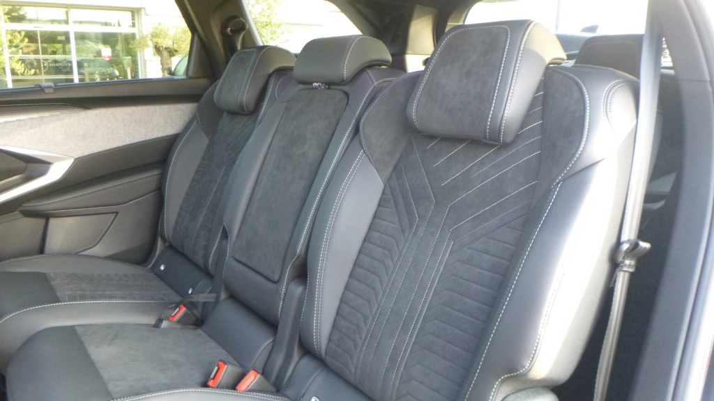 PEUGEOT 5008 GT HYBRID 145 E-DCS6 GT +TOIT OUVRANT +PACK 360 - ref: 5-1363403 - Photo 18