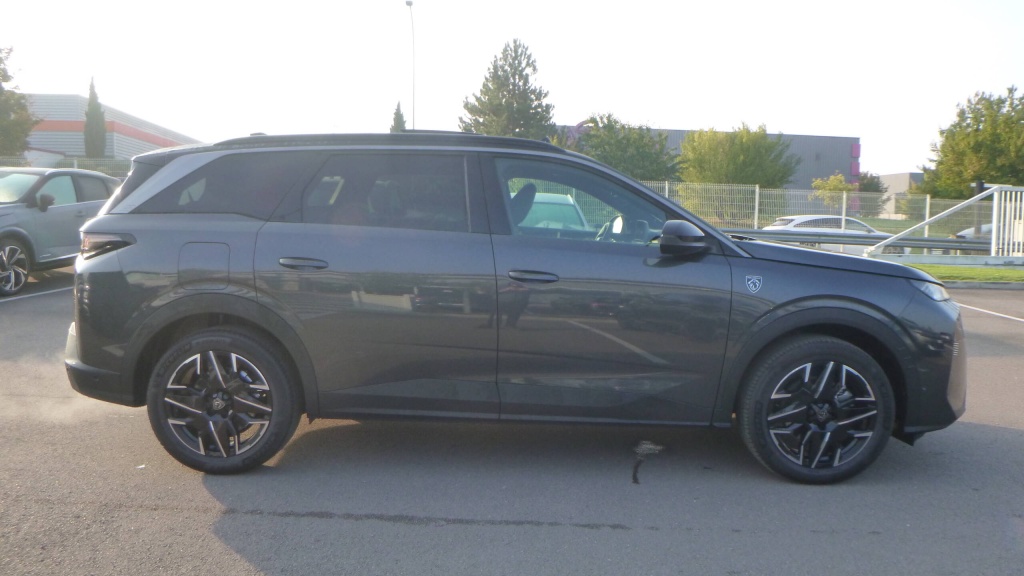 PEUGEOT 5008 GT HYBRID 145 E-DCS6 GT +TOIT OUVRANT +PACK 360 - ref: 5-1363403 - Photo 4