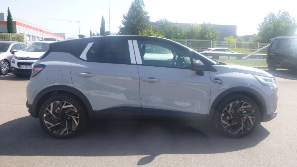 RENAULT Captur esprit Alpine E-TECH FULL HYBRID 145 ESPRIT ALPINE +TOIT +PACK HIVER +PACK 360 +HARMAN KARDON - ref: 5-1366458 - Photo 4