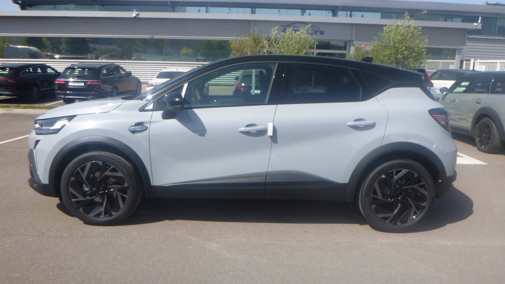 RENAULT Captur esprit Alpine E-TECH FULL HYBRID 145 ESPRIT ALPINE +TOIT +PACK HIVER +PACK 360 +HARMAN KARDON - ref: 5-1366458 - Photo 8