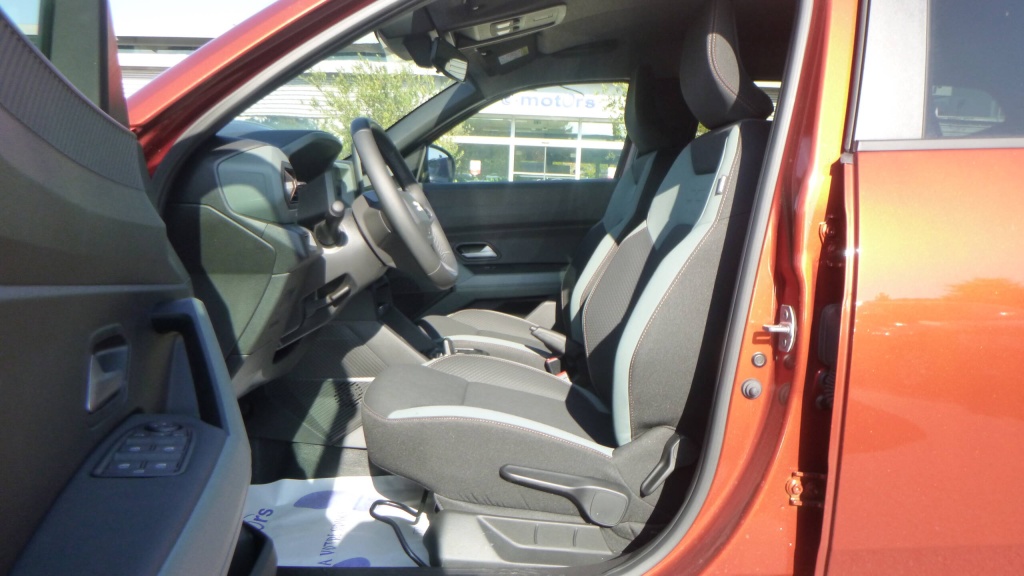 DACIA Duster Extreme HYBRID 140 EXTREME +SIEGES AVANT CHAUFFANTS - ref: 5-1366959 - Photo 16