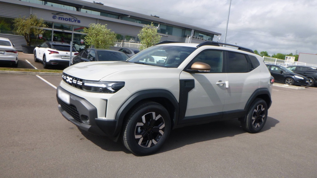 DACIA Duster Extreme HYBRID 140 EXTREME +PACK CITY +PACK COLD +PACK TECHNO - ref: 5-1366972 - Photo 1