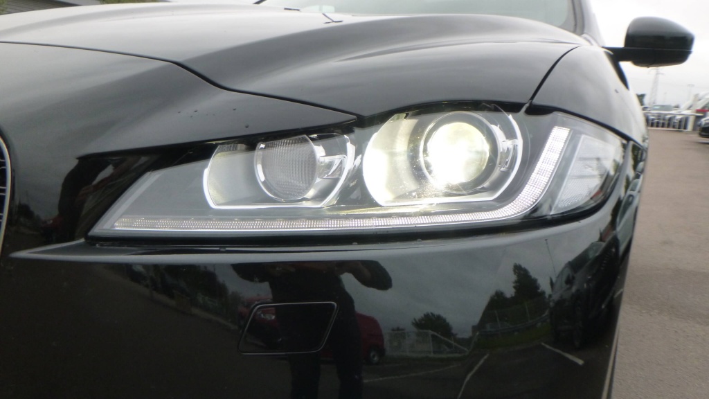 JAGUAR F-PACE R-Sport 2.0 D - 180 CH  AWD BVA8 - R-SPORT - ref: 5-1367826 - Photo 9