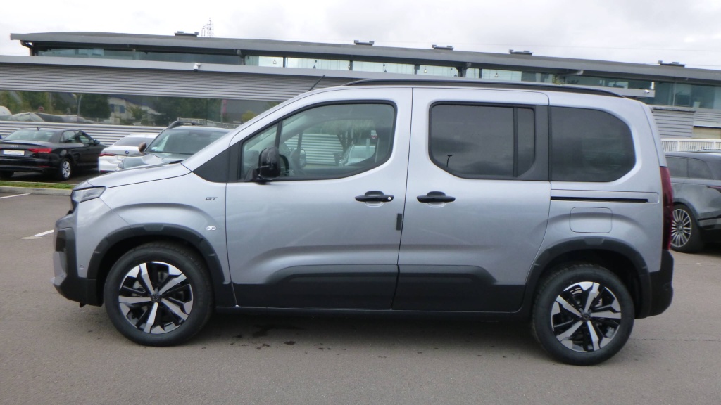 PEUGEOT Rifter GT M BLUEHDI 130 EAT8 GT 5PL +GPS +ACCES MAINS LIBRES - ref: 5-1370413 - Photo 8