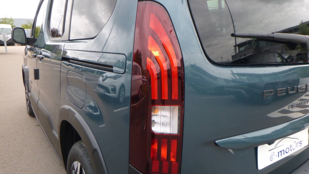 PEUGEOT Rifter GT M BLUEHDI 130 EAT8 GT 5PL +GPS +ACCES MAINS LIBRES - ref: 5-1370416 - Photo 10