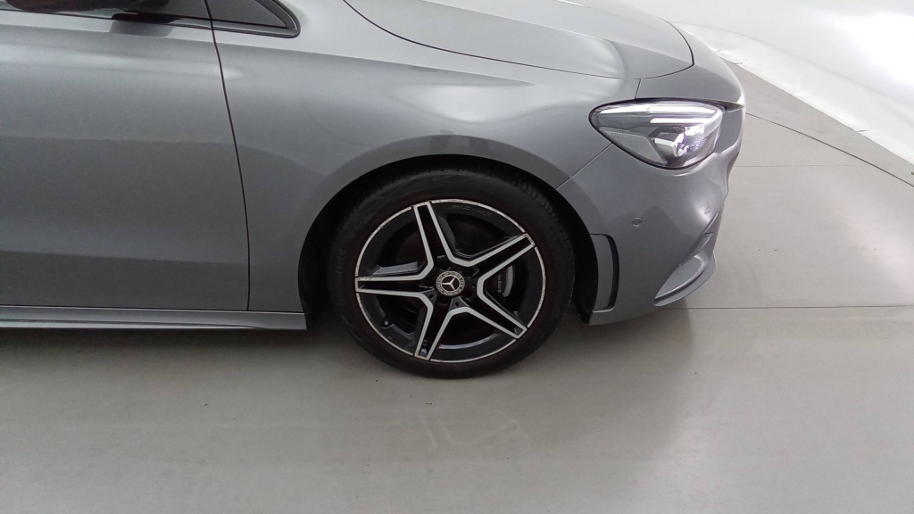 MERCEDES Classe B AMG Line 180 7G-DCT - AMG LINE - ref: 5-1370657 - Photo 11