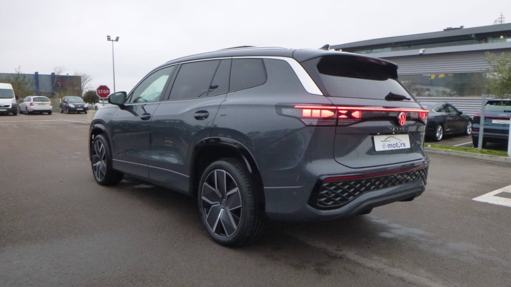 VOLKSWAGEN Tayron R-Line EHYBRID 272 DSG6 5PL R-LINE +TOIT PANO +JA20