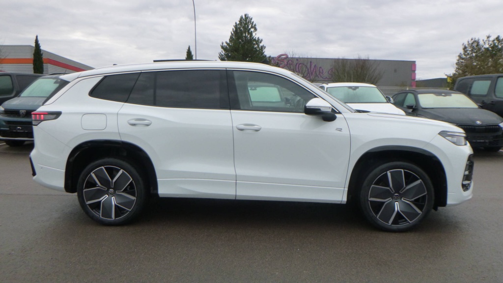 VOLKSWAGEN Tayron R-Line EHYBRID 272 DSG6 5PL R-LINE +TOIT PANO +JA20