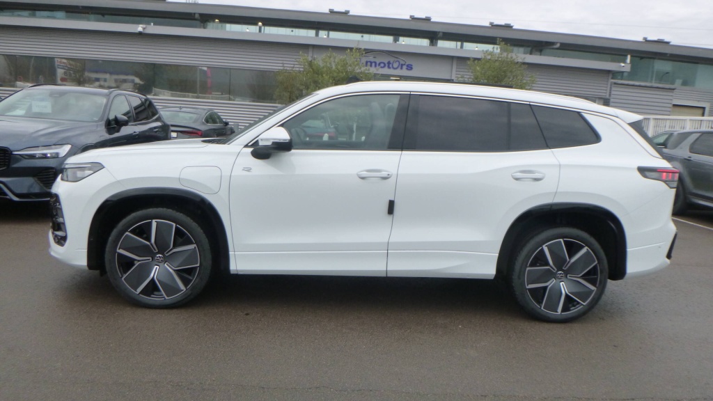 VOLKSWAGEN Tayron R-Line EHYBRID 272 DSG6 5PL R-LINE +TOIT PANO +JA20