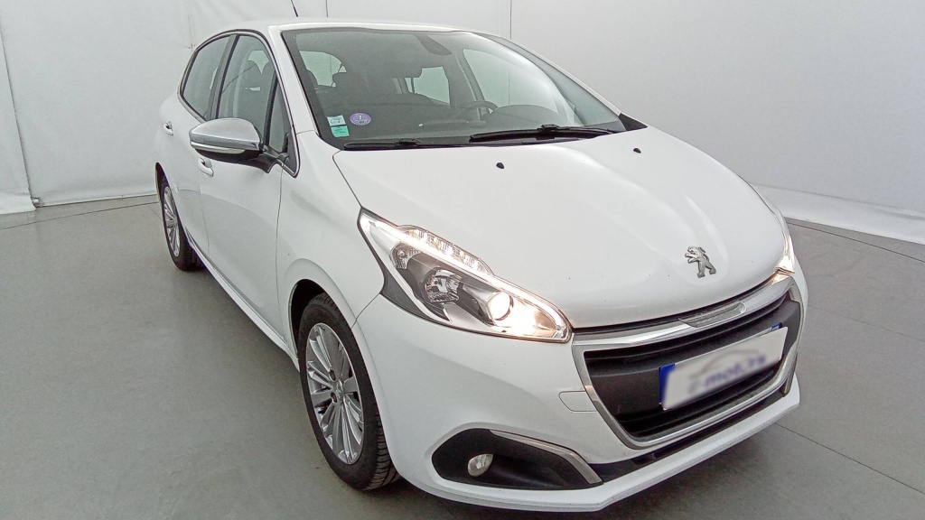 PEUGEOT 208 Allure 1.2 PURETECH 110 ALLURE - ref: 5-1372186 - Photo 9