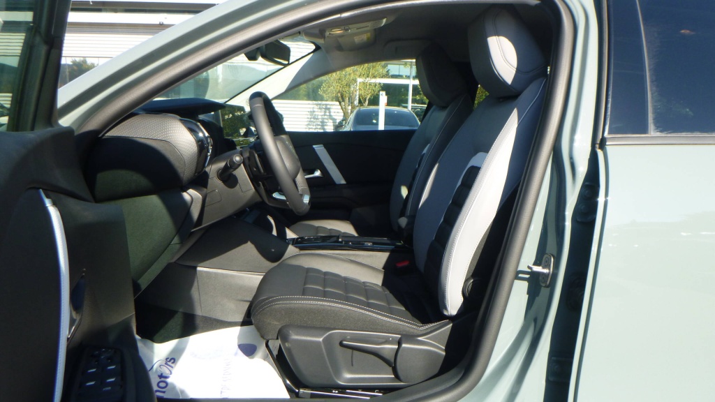CITROEN C4 Max HYBRIDE 145 E-DCS6 MAX +PACK TECHNO  - ref: 5-1373234 - Photo 16