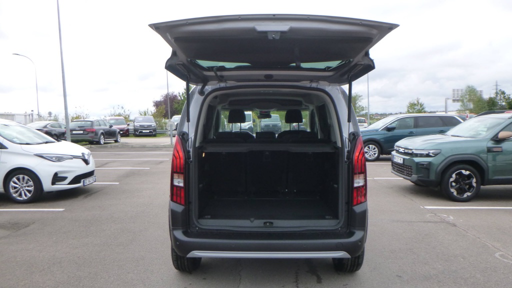 PEUGEOT Rifter GT M BLUEHDI 130 EAT8 GT 5PL +GPS +ACCES MAINS LIBRES - ref: 5-1373329 - Photo 18