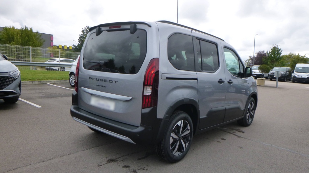 PEUGEOT Rifter GT M BLUEHDI 130 EAT8 GT 5PL +GPS +ACCES MAINS LIBRES - ref: 5-1373329 - Photo 5