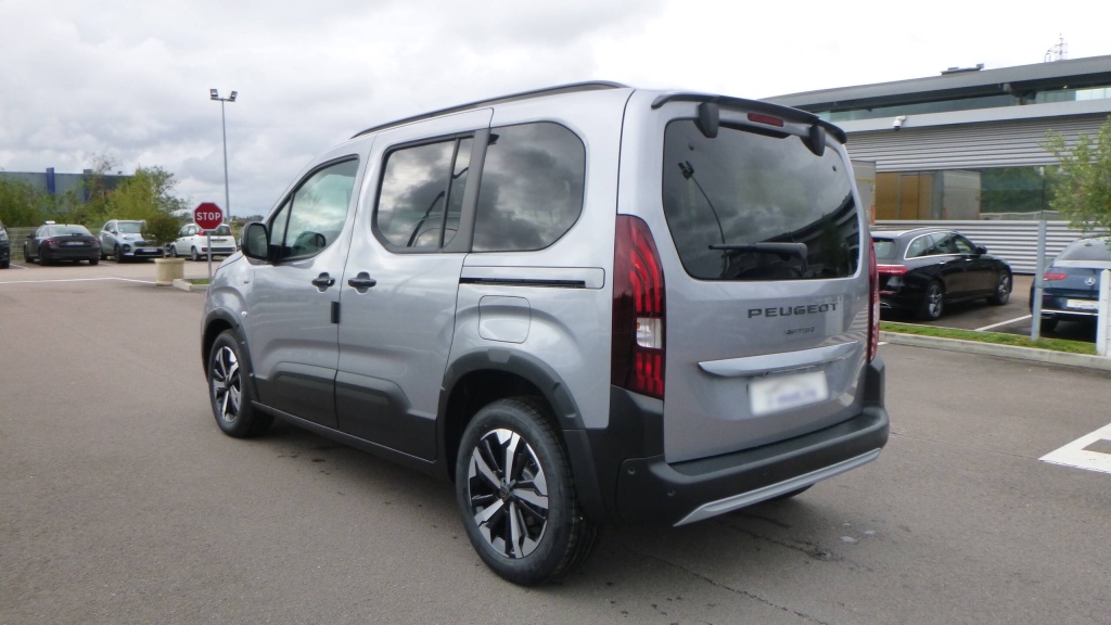 PEUGEOT Rifter GT M BLUEHDI 130 EAT8 GT 5PL +GPS +ACCES MAINS LIBRES - ref: 5-1373329 - Photo 7