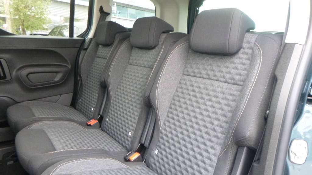 PEUGEOT Rifter GT M BLUEHDI 130 EAT8 GT 5PL +GPS - ref: 5-1373336 - Photo 17