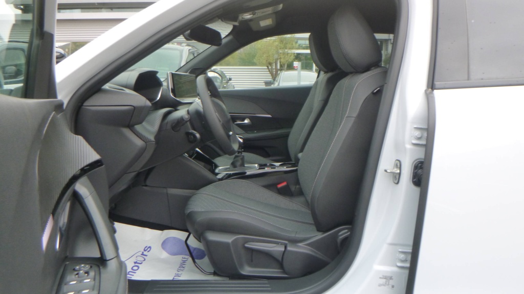 PEUGEOT 2008 Allure 100 S&S ALLURE - ref: 5-1373587 - Photo 15