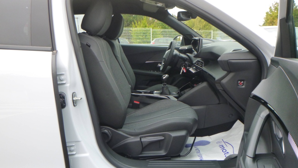 PEUGEOT 2008 Allure 100 S&S ALLURE - ref: 5-1373587 - Photo 20