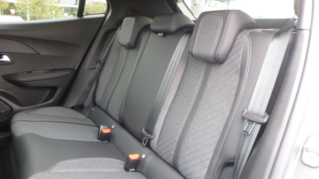 PEUGEOT 2008 Allure 100 S&S ALLURE - ref: 5-1373595 - Photo 16