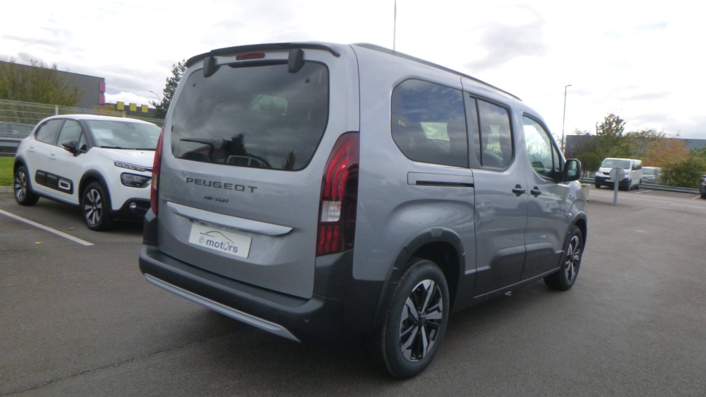 PEUGEOT Rifter GT XL BLUEHDI 130 EAT8 GT 7PL +GPS +ACCES MAINS LIBRES - ref: 5-1373644 - Photo 5