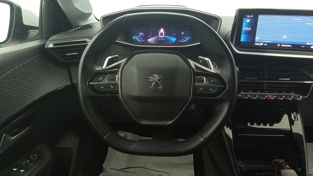 PEUGEOT 208 Allure PURETECH 100 EAT8 ALLURE +GPS +CAMERA - ref: 5-1373700 - Photo 13
