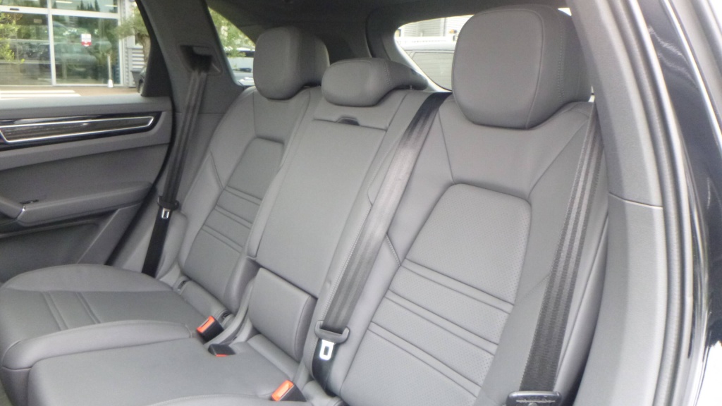 PORSCHE Cayenne Cayenne E-Hybrid 3.0 V6 462 ch Tiptronic BVA + 33.000€ d'options E-HYBRID 3.0 V6 462 CH TIPTRONIC BVA + 33.000€ D'OPTIONS - ref: 5-1376502 - Photo 18