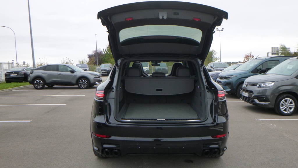 PORSCHE Cayenne Cayenne E-Hybrid 3.0 V6 462 ch Tiptronic BVA + 33.000€ d'options E-HYBRID 3.0 V6 462 CH TIPTRONIC BVA + 33.000€ D'OPTIONS - ref: 5-1376502 - Photo 19