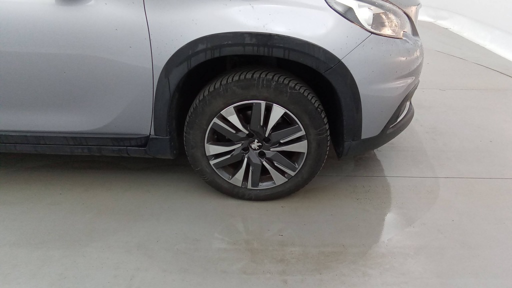 PEUGEOT 2008 Allure 1.2 PURETECH 110CH S&S EAT6 - ALLURE - ref: 5-1379432 - Photo 11