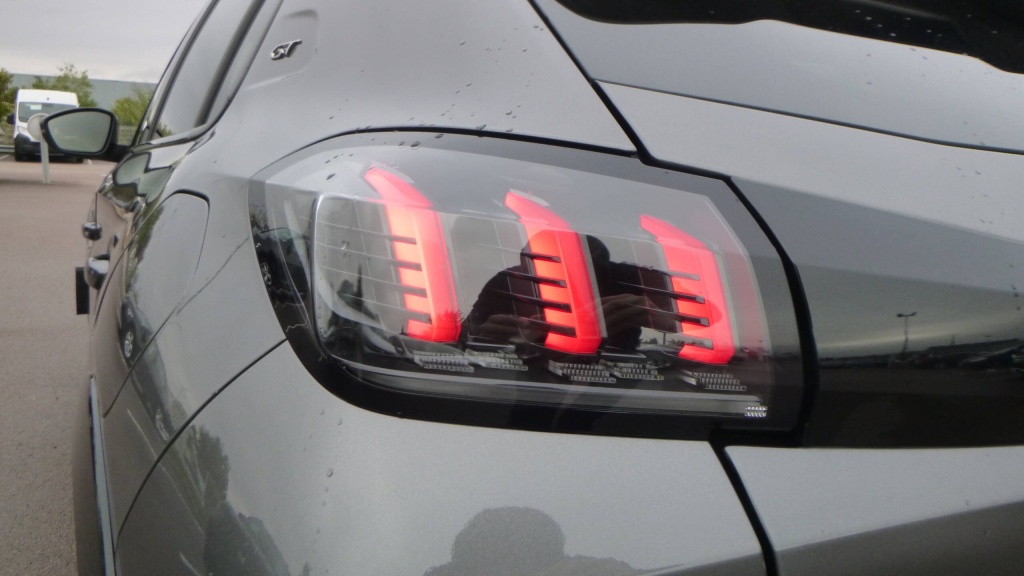 PEUGEOT 208 GT PURETECH 100 S&S EAT8 - GT - ref: 5-1379437 - Photo 10
