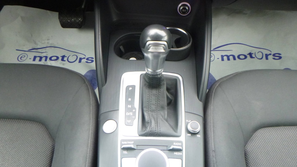 AUDI A3 Sportback Design 40 TFSIE 204 S TRONIC DESIGN - ref: 5-1380420 - Photo 19